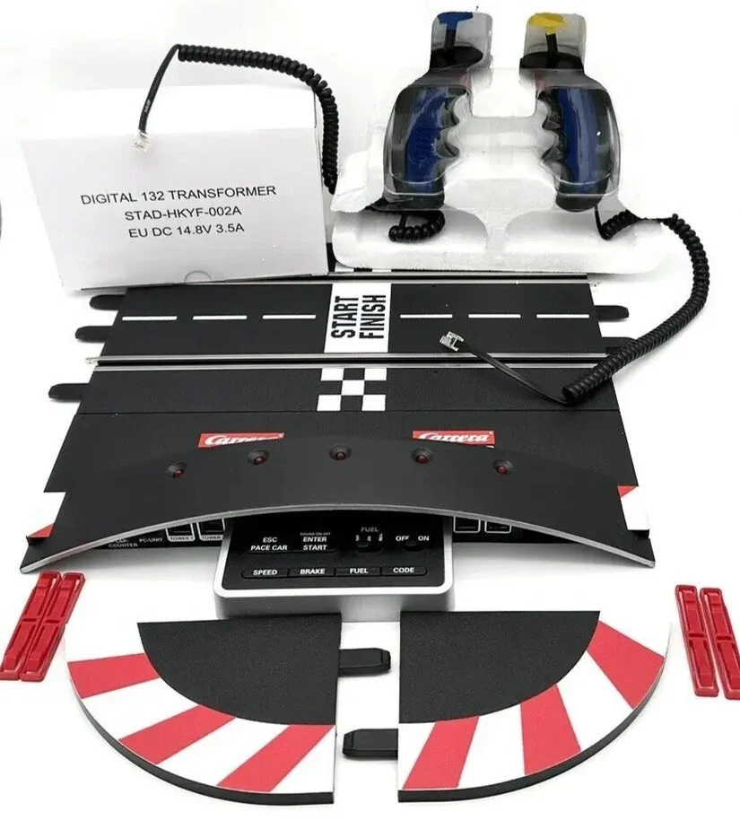 Carrera Digital132 Control Unit 30352 + 2 Regler 30340 + Trafo Neu ohne OVP - Bild 1 von 1