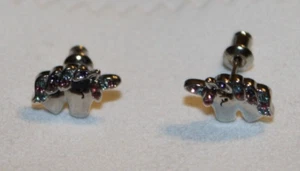 Coppia di orecchini orso polare UNGENT THEM nuovi con borsa - Foto 1 di 3