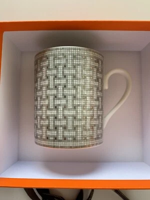 Novo na caixa! Caneca Hermes Mosaique Au 24 prata platina porcelana 3,5 x 3 300 ml - Imagem 1 de 4