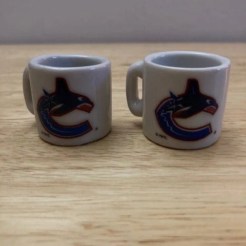 [Lot of 2] VANCOUVER CANUCKS Logo NHL "Cup Crazy" Team 1.25" Mini Mugs Cover