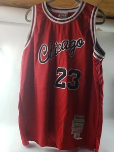 M&N HWC RED CHICAGO BULLS #23 JORDAN 1983-84 JERSEY SIZE 50 - Picture 1 of 8