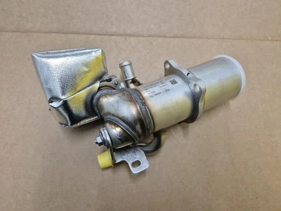 Audi A6 C7 2012-2.0D Genuino EGR Refrigerador 04L131512A Nuevo OEM Pieza Foto 1 de 4