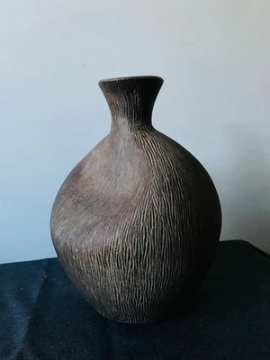 Handgefertigte strukturierte Keramik Vase rustikal braun Keramik modern Boho Wohndeko - Bild 1 von 3