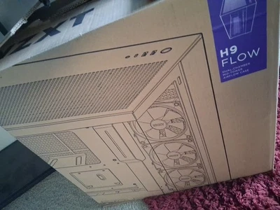 NZXT H9 Flow Mid-Tower 哑光黑色外壳 海盗船 1000 PC 电池 — 第 1/4 张图片