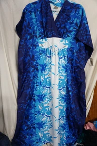 ROYAL CREATIONS LADIES BLUE & WHITE FLORAL MUUMUU/ONE SIZE/NEW/MADE IN HAWAAII - Picture 1 of 1