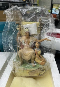 Disney's Pocahontas and Chief Powhatan Music Box 1995 Enesco with Original Box - Picture 1 of 5