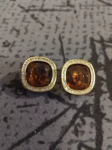 D.S.CO DANIEL SWAROVSKI Signed Clip On Earrings Rhinestone Smoky Topaz Crystal - Picture 1 of 3