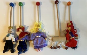 Puppet show with King, Queen, Prince, Princess, Horse Stick Puppets Made Of Wood - Picture 1 of 16