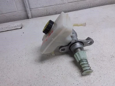 Audi A5 2021 cilindro maestro de freno OEM ID 8W0611301 Foto 1 de 4