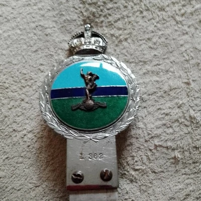 VINTAGE 1950s ROYAL CORPS OF SIGNALS CAR BADGE~ N0. L 362 CERTA CITO - Image 1 of 4