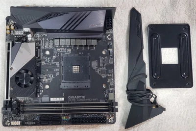 Placa madre Gigabyte X570-i Aorus Pro Wifi ITX - Probada / Vendedor de EE. UU. / DDR4 / AM4 Foto 1 de 4