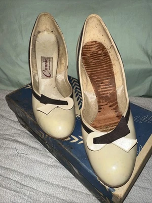 "Preciosos zapatos de tacón de aguja Connie para mujer de 7,5 M marrón imitación cuero 3 1/2""" Foto 1 de 4