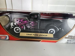 Motor Max 1/18 1940 Ford Pickup Black & Purple Diecast - Picture 1 of 4