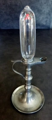 Lampe à huile d'horloger, en étain, dite lampe Horaire - Clepsydre  XIX éme Rare - Photo 1/4