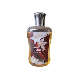 Bath & Body Works Signature Shower Gel ~ VELVET TUBEROSE ~ Full Size Fragrant! - Picture 1 of 3