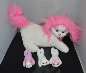 Puppy Surprise Mama mit 3 Babys Plüsch Set - Rosa & Weiß 2014 C9 - Bild 1 von 3