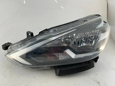 OEM | 2016 - 2019 Nissan Sentra Halogen Headlight (Left/Driver) Foto 1 de 4