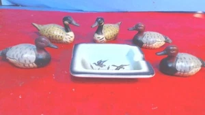 De colección - PATOS Y GANSOS - 5 - SACAPUNTAS - HECHO EN HONG KONG y bandeja de cerámica - Imagen 1 de 9