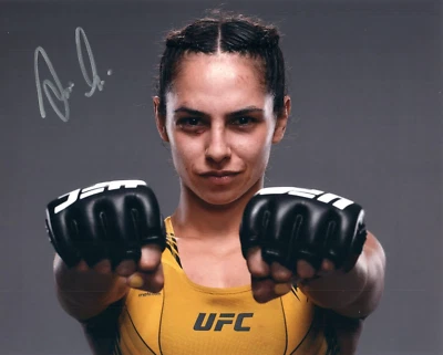 Ariane Lipski UFC Flyweight Brazilian MMA Signed 8x10 Photo #136 Comes with COA - Изображение 1 из 2