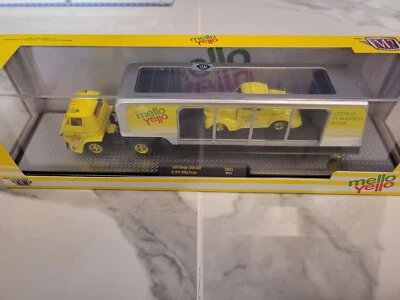 Dodge L600 COE 1969 máquinas M2 y cupé Willys 1941 Mello Yello Chase 1/750 Foto 1 de 4