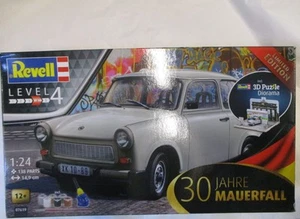 REVELL® 07619 1:24 set regalo 30 anni caduta muro kit modellismo Trabant 601S - Foto 1 di 3