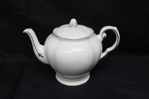 VTG Tuscan Fine English Bone China Teapot 1.75 Pint England 5.5” Tall - Picture 1 of 9