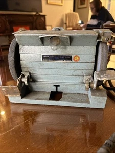 Manning Bowman Div Bench Grinder Model 71504 4 1/2" 3.2 amps 3500 rpm 115v Parts - Picture 1 of 9