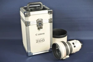 Canon EF 200mm f/1.8 L USM AF Telephoto Lens with Hood & Trunk from Japan - Picture 1 of 24