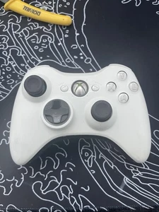OEM Xbox 360 Controller White & Black Custom With Yellow & Green LED - Picture 1 of 7