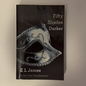 Fifty Shades Darker By E L James - Book Two - Paperback - Imagen 1 de 2