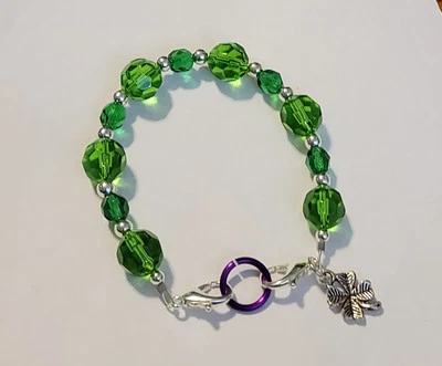 Pulsera de repuesto de identificación de alerta médica día de San Patricio cuentas de cristal verde 6,5" Foto 1 de 3