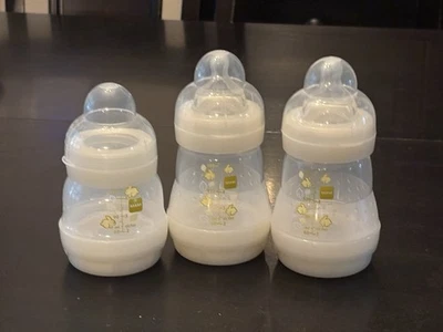  MAM Easy Start Anti-Colic White 4.5oz Bottles/Rings/Nipples/Covers 3-pack - Image 1 of 3