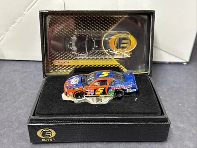 2001 Terry Labonte #5 Kelloggs 1/64 Action RCCA Elite Diecast NEW - Image 1 of 4