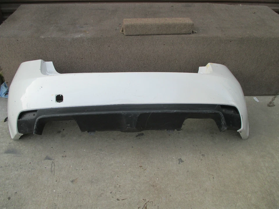 Cubierta de parachoques trasero Subaru Impreza STI WRX TURBO WAGON OEM 2012 2013 Foto 1 de 4