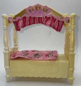 Fisher Price Loving Family Dollhouse Canopy Pink & Cream Girl Bed - 2009 - Picture 1 of 6