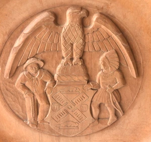 Vintage NYC Seal Wood Plate – Carved in Germany – 1950s–70s Wall Decor -Dutch - Picture 1 of 7