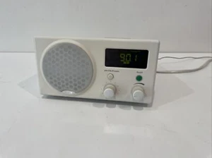Boston Acoustics Recepter Radio AM FM Dual Alarm Clock Radio Off White - Picture 1 of 3