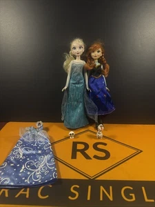 2 Bambole Frozen Elsa e Anna vestiti extra  - Foto 1 di 9