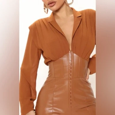 Mameluco corsé Lilly's Kloset para mujer pequeño imitación cuero ceñido al cuerpo manga larga Foto 1 de 4