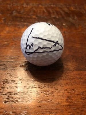 Pelota de golf firmada por Luke Donald certificado de autenticidad PGA autografiada Foto 1 de 4