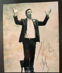 Foto autógrafa firmada por Andrew Yang para presidente 2020 8x10 certificado de autenticidad matemáticas - Imagen 1 de 1