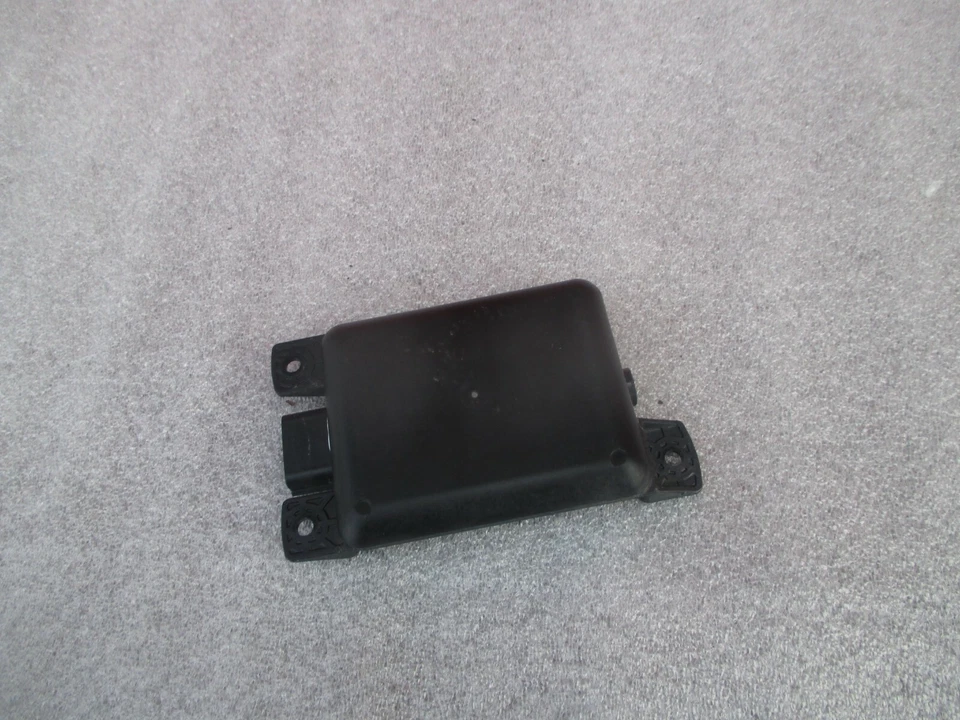 2017 2018 GMC ACADIA  BLIND SPOT SENSOR MODULE  23395350 lh side - Image 1 of 4