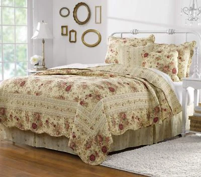 BEAUTIFUL VINTAGE CLASSIC ANTIQUE ROSE SCALLOPED IVORY RED GREEN PINK QUILT SET - Image 1 of 2