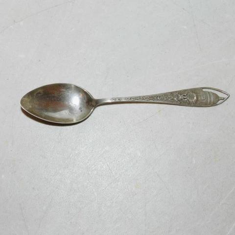 Washington DC The Capitol Building Mount Vernon Sterling Silver Souvenir Spoon Cover