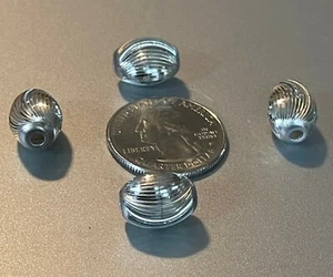 (4) Perline ovali 10mm x 14mm ARGENTO STERLING TAGLIO LASER - Splendide!! - Foto 1 di 2
