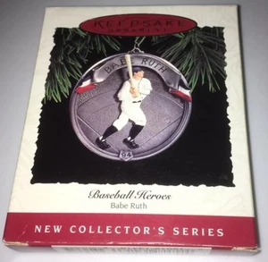 Hallmark - Ornamento Keepsake - Baseball Heroes Series # 1 - Babe Ruth - Foto 1 di 3