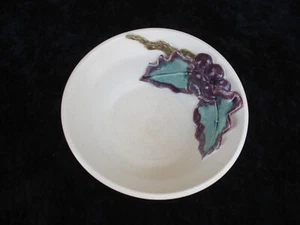 Vintage Jana Kozon - Kausalik Pottery Bowl with raised Vine, Grapes & Leaves - Picture 1 of 7