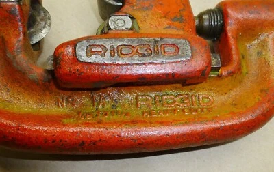 RIGID 1A Heavy Duty No. 1-2 Pipe Cutter Tool 1/8 in To 1 1/4” Good Shape - Image 1 of 3