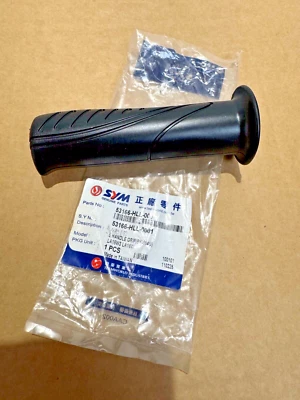 NEW Genuine SYM VS125 2006-2014 Left Handlebar Grip 53166-HLL-000 Joyride 125 - Image 1 of 4