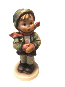Vintage Hummel It's Cold #421 kleiner Junge Mütze Schal Fäustlinge Goebel Figur - Bild 1 von 5